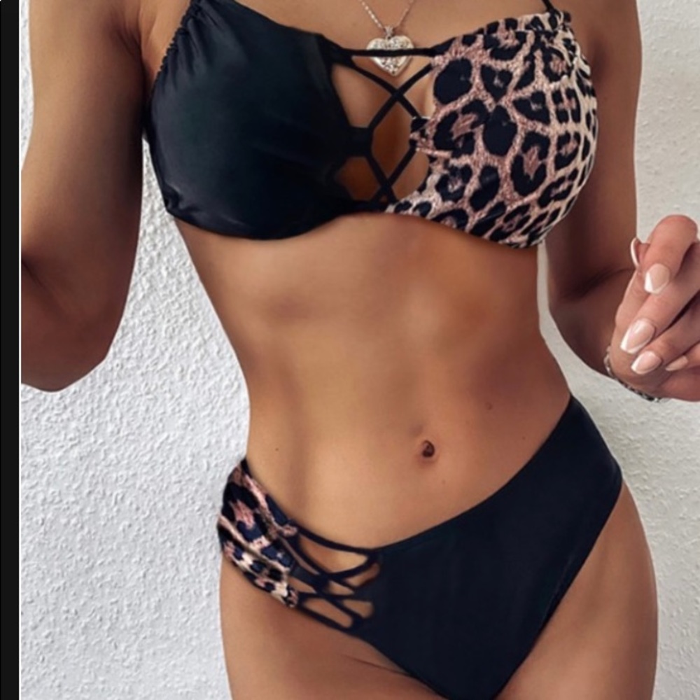 NWOT Cheetah Print Lace up Bikini Sz Lrg